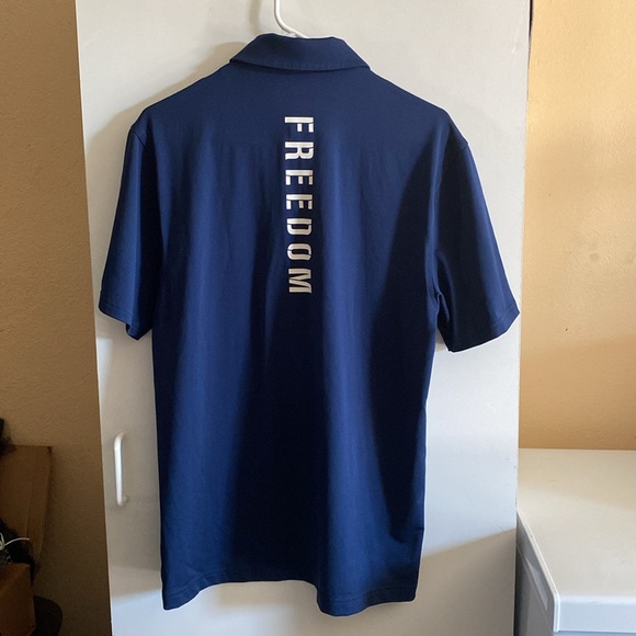 Navy blue under armor collared shirt - Picture 4 of 8